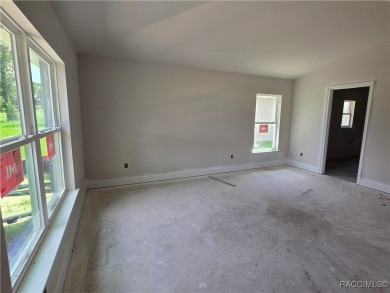 FANTASTIC 3 BEDROOM / 2 BATH GREAT ROOM PLAN WITH HUGE FAMILY on Twisted Oaks Golf Club in Florida - for sale on GolfHomes.com, golf home, golf lot