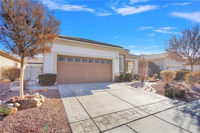 Welcome to this beautifully maintained 2-bedroom + office/bonus on Ashwood Golf Course in California - for sale on GolfHomes.com, golf home, golf lot