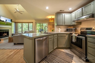 Townhouse for sale, Galena, IL 61036. One-bedroom, two-bathroom on Eagle Ridge Inn and Resort in Illinois - for sale on GolfHomes.com, golf home, golf lot