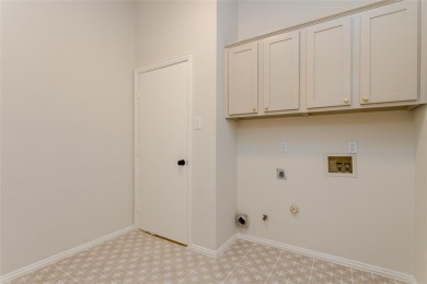 Beautifully updated home on the golf course of Plantation on Plantation Golf Course in Texas - for sale on GolfHomes.com, golf home, golf lot