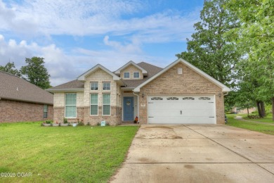 This home has been beautifully maintained in the desirable on Briarbrook Golf Course in Missouri - for sale on GolfHomes.com, golf home, golf lot