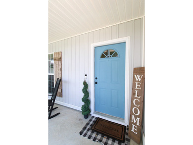 Check out this BEAUTIFULLY UPDATED 3 bed 2 bath home in South on Francis Lake Golf Club in Georgia - for sale on GolfHomes.com, golf home, golf lot