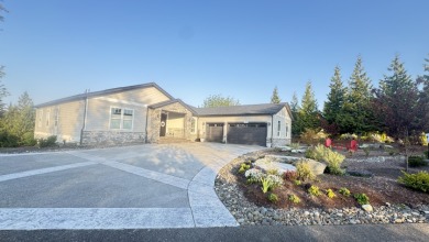Golfer’s Luxurious dream home on White Horse Golf Club in Washington - for sale on GolfHomes.com, golf home, golf lot