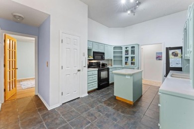 Welcome to this delightful two-bedroom home featuring a on Bella Vista Country Club - Highlands in Arkansas - for sale on GolfHomes.com, golf home, golf lot