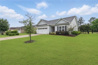 This beautifully maintained 3-bed, 2-bath home with a heated on Hilton Head Lakes Golf Club in South Carolina - for sale on GolfHomes.com, golf home, golf lot