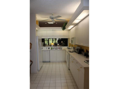 MOTIVATED SELLER - Beautiful and well maintained Villa in on Palm Aire Country Club of Sarasota in Florida - for sale on GolfHomes.com, golf home, golf lot