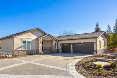 Golfer’s Luxurious dream home on White Horse Golf Club in Washington - for sale on GolfHomes.com, golf home, golf lot