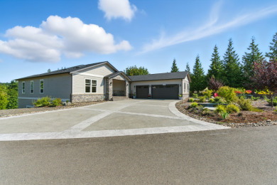 Golfer’s Luxurious dream home on White Horse Golf Club in Washington - for sale on GolfHomes.com, golf home, golf lot