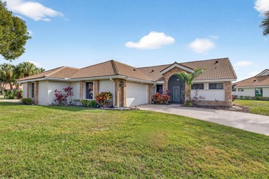 Welcome home to your REMODELED 2BR/2BA/2gargage bright & on Aberdeen Golf and Country Club in Florida - for sale on GolfHomes.com, golf home, golf lot