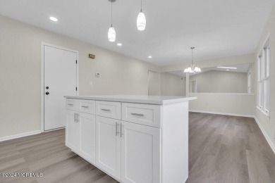 Beautifully renovated 2 bed, 2 bath home in the desirable on Greenbriar Woodlands in New Jersey - for sale on GolfHomes.com, golf home, golf lot