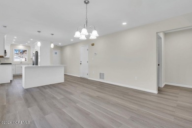 Beautifully renovated 2 bed, 2 bath home in the desirable on Greenbriar Woodlands in New Jersey - for sale on GolfHomes.com, golf home, golf lot