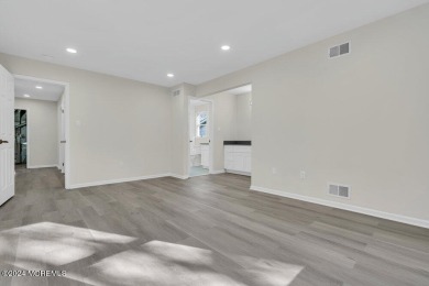 Beautifully renovated 2 bed, 2 bath home in the desirable on Greenbriar Woodlands in New Jersey - for sale on GolfHomes.com, golf home, golf lot