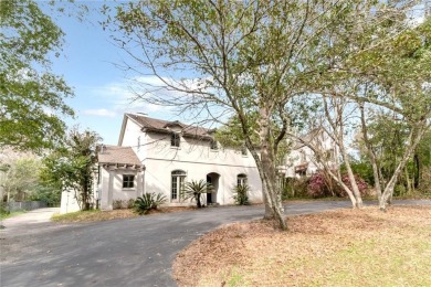 Beautiful Estate Home located in the heart of Country Club on Country Club of Mobile in Alabama - for sale on GolfHomes.com, golf home, golf lot