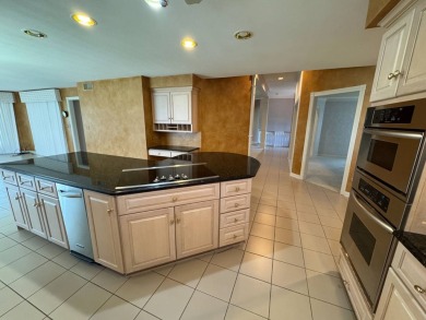 ***THIS IS AN ONLINE ONLY AUCTION! THE PRICE LISTED IS THE on Country Club of Missouri in Missouri - for sale on GolfHomes.com, golf home, golf lot