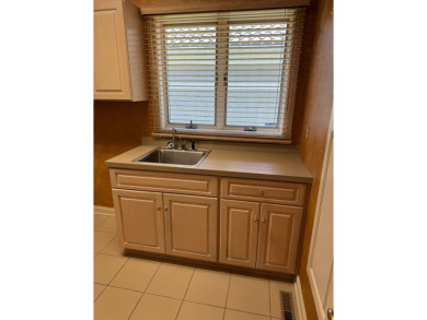 ***THIS IS AN ONLINE ONLY AUCTION! THE PRICE LISTED IS THE on Country Club of Missouri in Missouri - for sale on GolfHomes.com, golf home, golf lot