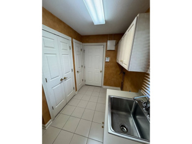 ***THIS IS AN ONLINE ONLY AUCTION! THE PRICE LISTED IS THE on Country Club of Missouri in Missouri - for sale on GolfHomes.com, golf home, golf lot