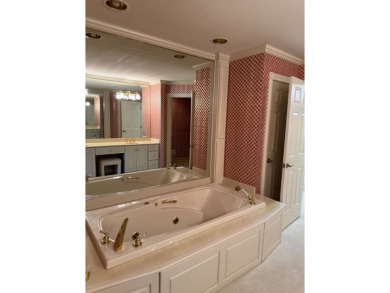 ***THIS IS AN ONLINE ONLY AUCTION! THE PRICE LISTED IS THE on Country Club of Missouri in Missouri - for sale on GolfHomes.com, golf home, golf lot