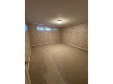 ***THIS IS AN ONLINE ONLY AUCTION! THE PRICE LISTED IS THE on Country Club of Missouri in Missouri - for sale on GolfHomes.com, golf home, golf lot