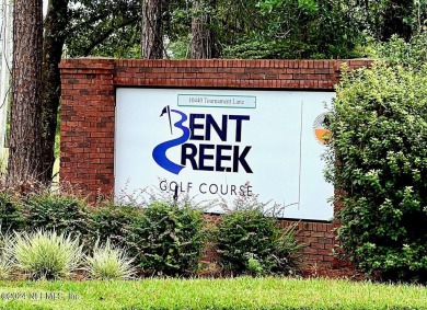 Great opportunity in Bent Creek Golf Community. 4 bedroom/2 bath on Bent Creek Golf Course in Florida - for sale on GolfHomes.com, golf home, golf lot