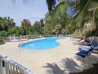 FRESH NEW PAINT & CARPETING THROUGHOUT! Welcome to on Bluewater Bay Resort in Florida - for sale on GolfHomes.com, golf home, golf lot