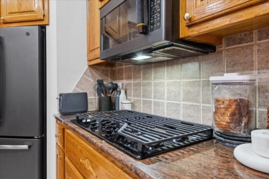 You've got to see this beautiful 2 story home in Rivercut! on Rivercut Golf Course in Missouri - for sale on GolfHomes.com, golf home, golf lot