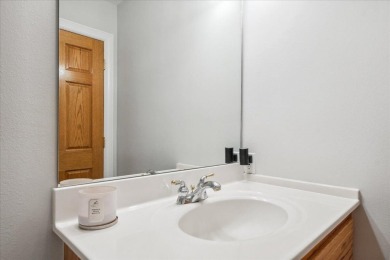 You've got to see this beautiful 2 story home in Rivercut! on Rivercut Golf Course in Missouri - for sale on GolfHomes.com, golf home, golf lot