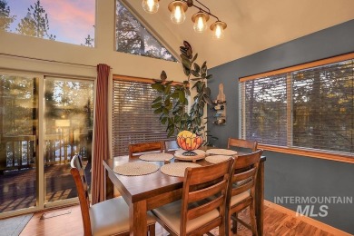 Charming Meadowcreek fully furnished home featuring three on Meadowcreek Golf Resort in Idaho - for sale on GolfHomes.com, golf home, golf lot