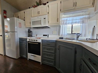 Welcome to a charming cottage-style home featuring 1 bedroom and on Viewpoint Golf Resort in Arizona - for sale on GolfHomes.com, golf home, golf lot