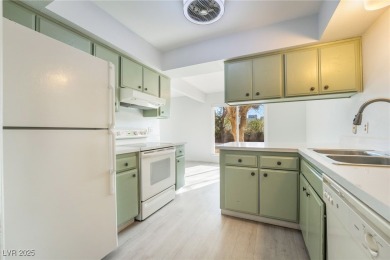 Super condo in the guard-gate community of the Las Vegas Country on Las Vegas Country Club in Nevada - for sale on GolfHomes.com, golf home, golf lot