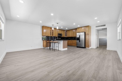 **SELLER FINANCING AVAILABLE**Gorgeous 1BR/1BA Accessible Villa on Kings Point Golf - Executive in Florida - for sale on GolfHomes.com, golf home, golf lot