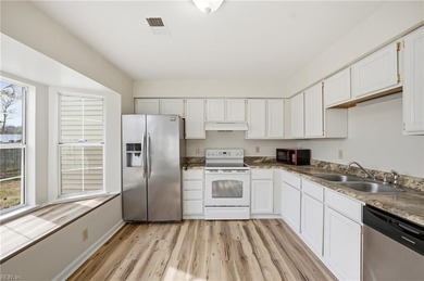 Welcome to 9 Holly Hill Ct, a move-in ready end-unit townhome on Bide-A-Wee Golf Course in Virginia - for sale on GolfHomes.com, golf home, golf lot