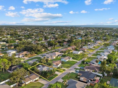 This Charming South Venice POOL home is MOVE-IN-READY with on Jacaranda West Country Club in Florida - for sale on GolfHomes.com, golf home, golf lot