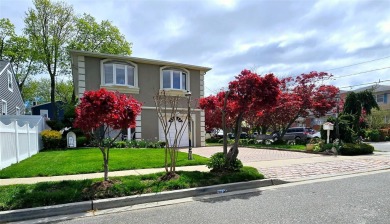 Wow.  Impeccable 6... to 7 Bedroom, 3 Full Bath, Raised High on Bethpage State Park Golf Course - Black in New York - for sale on GolfHomes.com, golf home, golf lot