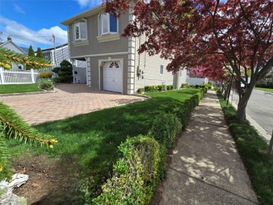 Wow.  Impeccable 6... to 7 Bedroom, 3 Full Bath, Raised High on Bethpage State Park Golf Course - Black in New York - for sale on GolfHomes.com, golf home, golf lot