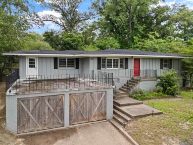 Welcome to this beautifully maintained 2-bedroom, 2-bathroom on Pinecrest Country Club in Texas - for sale on GolfHomes.com, golf home, golf lot