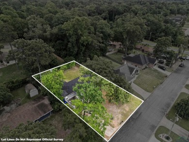 Welcome to this beautifully maintained 2-bedroom, 2-bathroom on Pinecrest Country Club in Texas - for sale on GolfHomes.com, golf home, golf lot