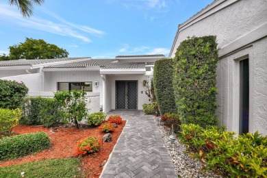 Charming and tastefully furnished 3-bedroom (2 bedrooms plus on Hunters Run Golf and Country Club in Florida - for sale on GolfHomes.com, golf home, golf lot