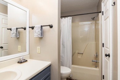 Beautiful, 1-bedroom/1-bath condo overlooking the 18th fairway on Pointe Royale Village Country Club in Missouri - for sale on GolfHomes.com, golf home, golf lot