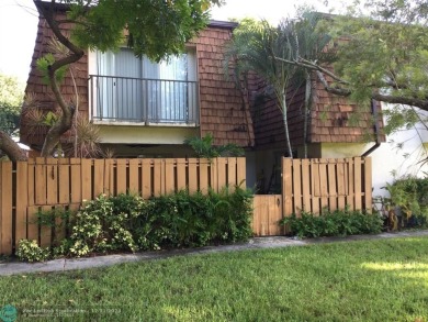 Ready to move in  furniture negotiable. Fabulous fenced patio on  in Florida - for sale on GolfHomes.com, golf home, golf lot