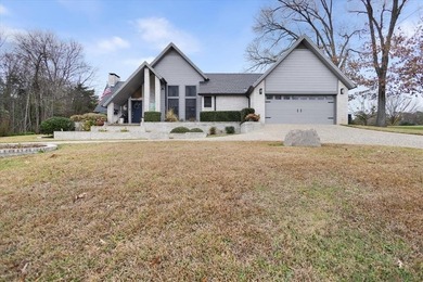Welcome to this wonderful 3 bedroom, 2.5 bath home located on on Hide-A-Way Lake Golf Course in Texas - for sale on GolfHomes.com, golf home, golf lot
