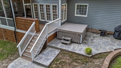 This stunning 5-bedroom, 4-bath home offers luxurious living on on The Neuse Golf Club in North Carolina - for sale on GolfHomes.com, golf home, golf lot