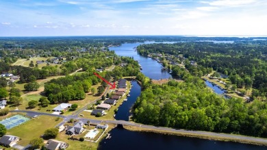 This immaculate home built by Bobby Carter Construction is easy on Players Course At Wyboo Plantation in South Carolina - for sale on GolfHomes.com, golf home, golf lot