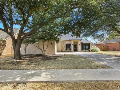 Golf course living - Wow, what a view! Come home to this classic on Ridgeview Ranch Golf Club in Texas - for sale on GolfHomes.com, golf home, golf lot