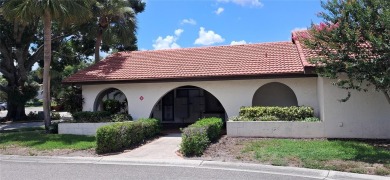 Step into this spacious, beautifully renovated, end-unit condo on Lake Wales Country Club in Florida - for sale on GolfHomes.com, golf home, golf lot