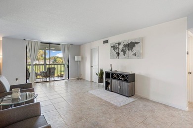 Your search ends here! This stunning 1,200 sq. ft., 2-bedroom, 1 on  in Florida - for sale on GolfHomes.com, golf home, golf lot