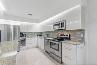 VIEWS, VIEWS, VIEWS! Wake up to sweeping lake and golf course on Hunters Run Golf and Country Club in Florida - for sale on GolfHomes.com, golf home, golf lot