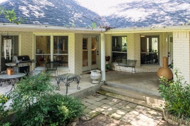 This beautiful home offers split bedrooms setting, 3 bedrooms, 2 on Cedar Creek Country Club in Texas - for sale on GolfHomes.com, golf home, golf lot