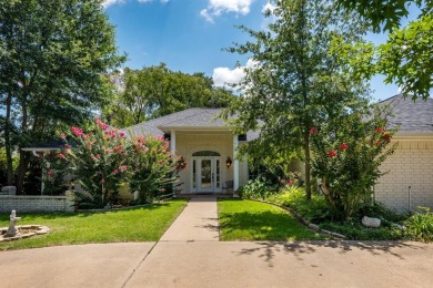 This beautiful home offers split bedrooms setting, 3 bedrooms, 2 on Cedar Creek Country Club in Texas - for sale on GolfHomes.com, golf home, golf lot