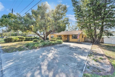 Ready for your personal touches and other updates. Perfect for on Babe Zaharias Golf Course in Florida - for sale on GolfHomes.com, golf home, golf lot