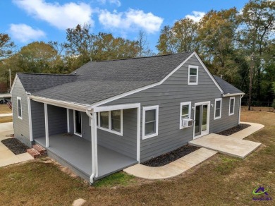 Move-In Ready Bungalow in Reynolds, GA!  BRAND NEW HEAT AND AIR on Reynolds Golf Course in Georgia - for sale on GolfHomes.com, golf home, golf lot